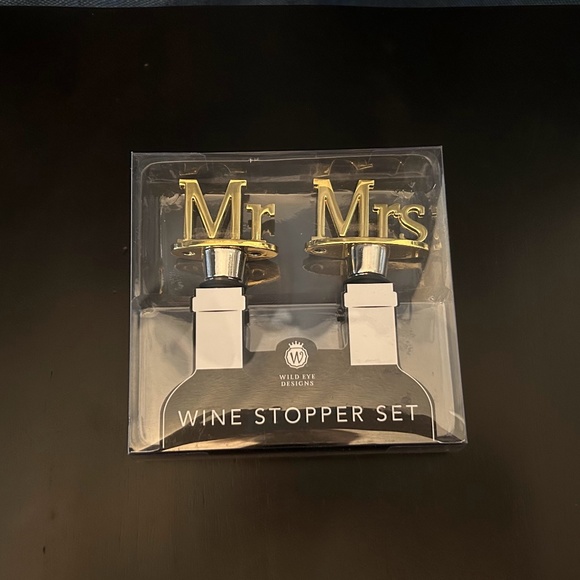 Wild Eyes Designs Other - NEW Mr & Mrs Wine Stopper Set Wild Eye Designs  Wedding  Anniversary Hen Stag